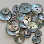 DUGMIĆI OD ŠKOLJKE